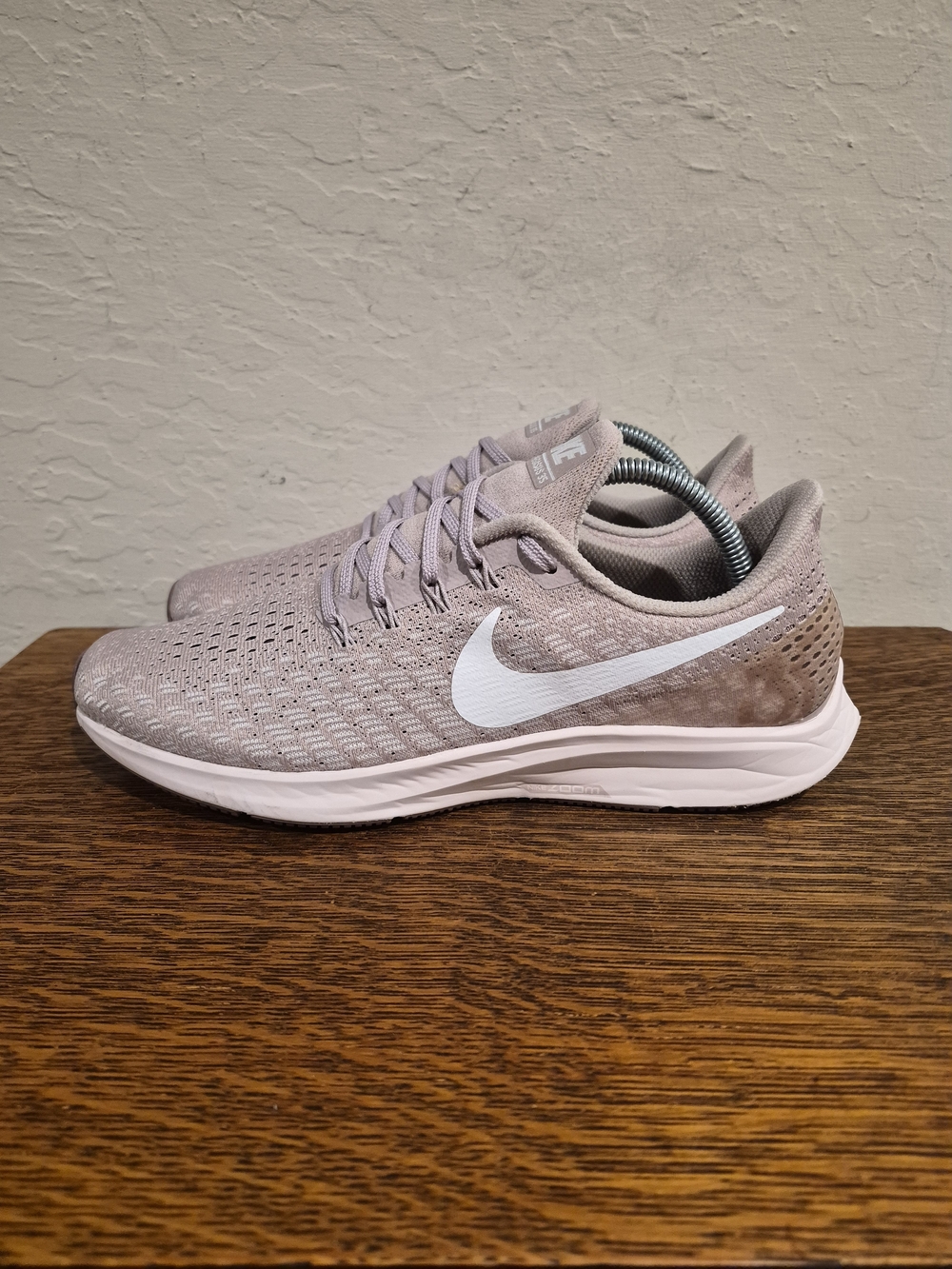 Nike Air Zoom Pegasus 35 Athletic Running Shoes 
Women's Size US 10